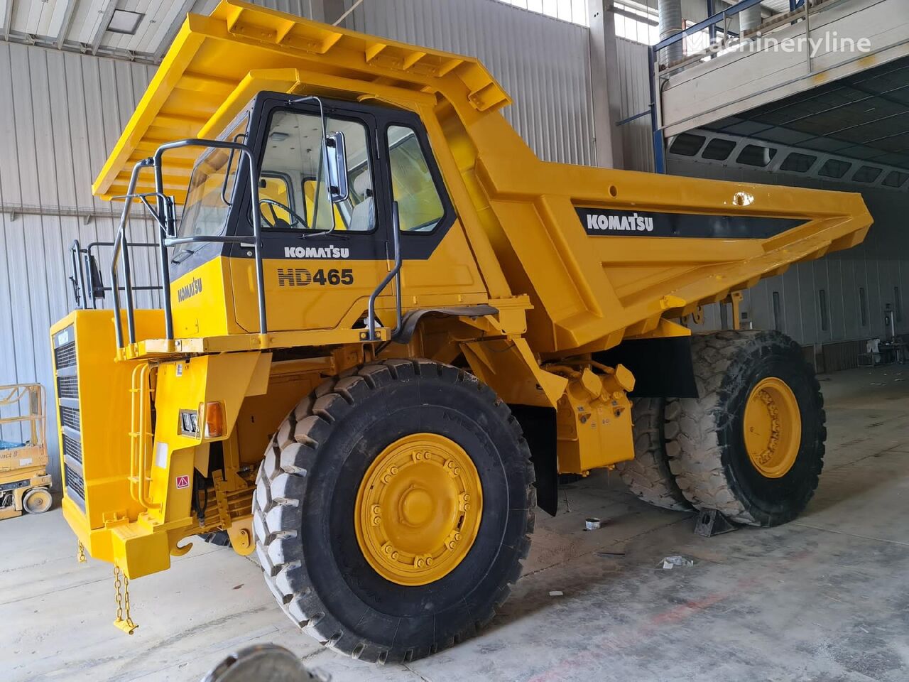 карьерный самосвал Komatsu HD465