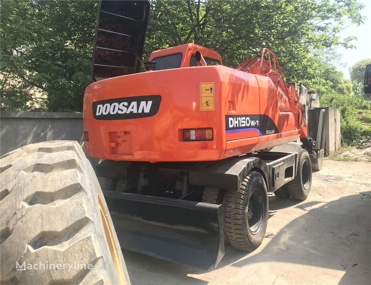 колесный экскаватор Doosan DH150W