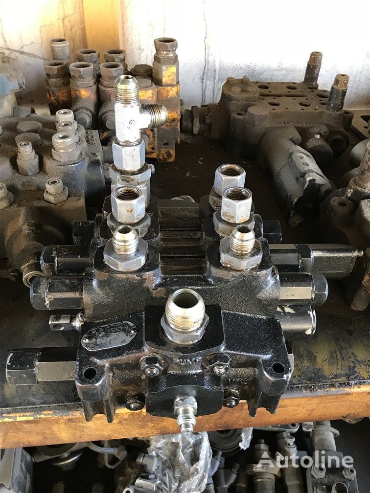 гидрораспределитель USED KOMATSU FAI 894 898 BACKHOE LOADER HYDRAULIC CONTROL VALVE для экскаватора-погрузчика Komatsu FAI  894 / 898